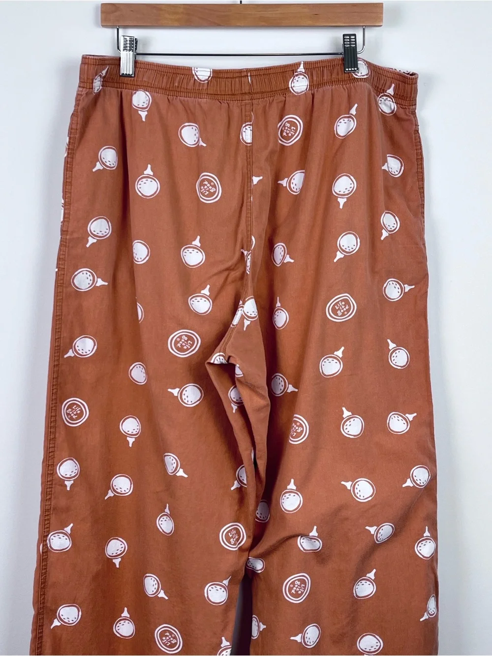 LIfe Is Good Men's Orange AOP Golf Pattern Lounge Pants Size M; Loungewear